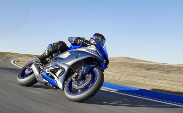 Read more about the article The Ultimate Guide to Sports Bikes, Performance, Features, and More